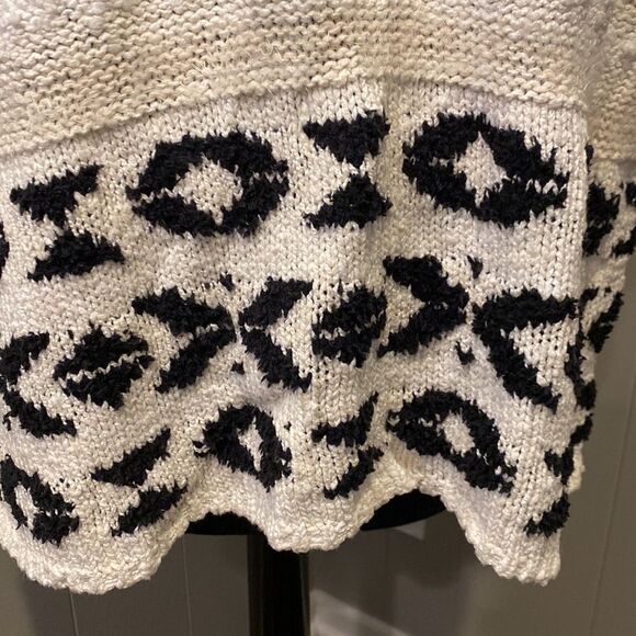 Anthropologie Extra Small/Small Margot Fringed Poncho Sweater Metal - Picture 9 of 12